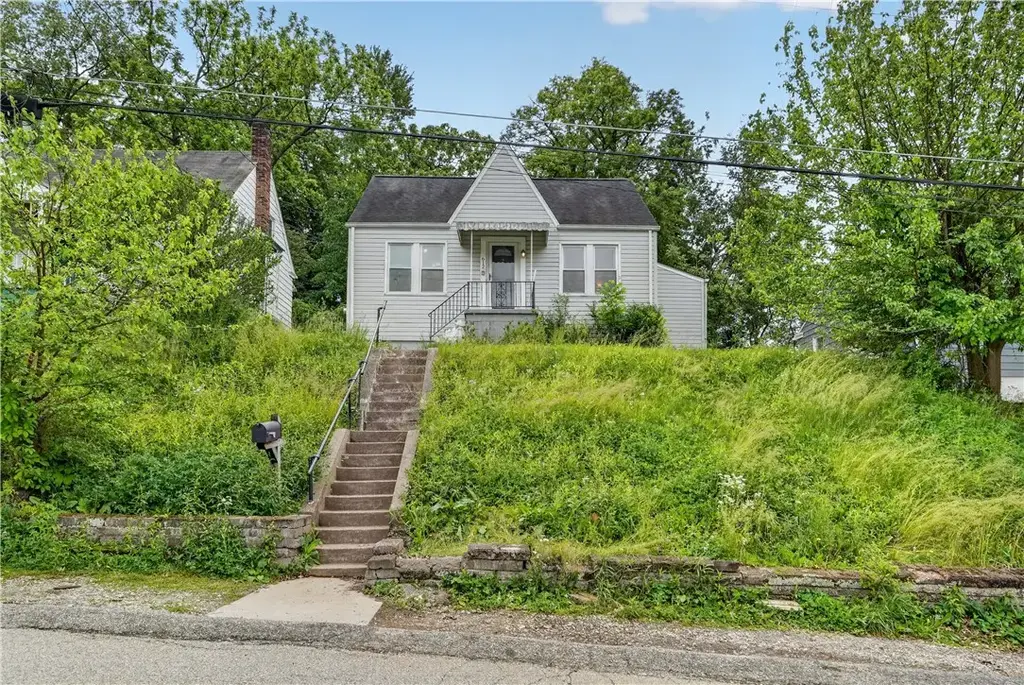612 Hazel Street , West Mifflin