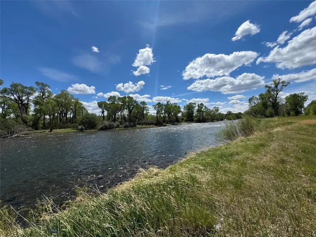 3 Fishing Hole Dr, Big Timber