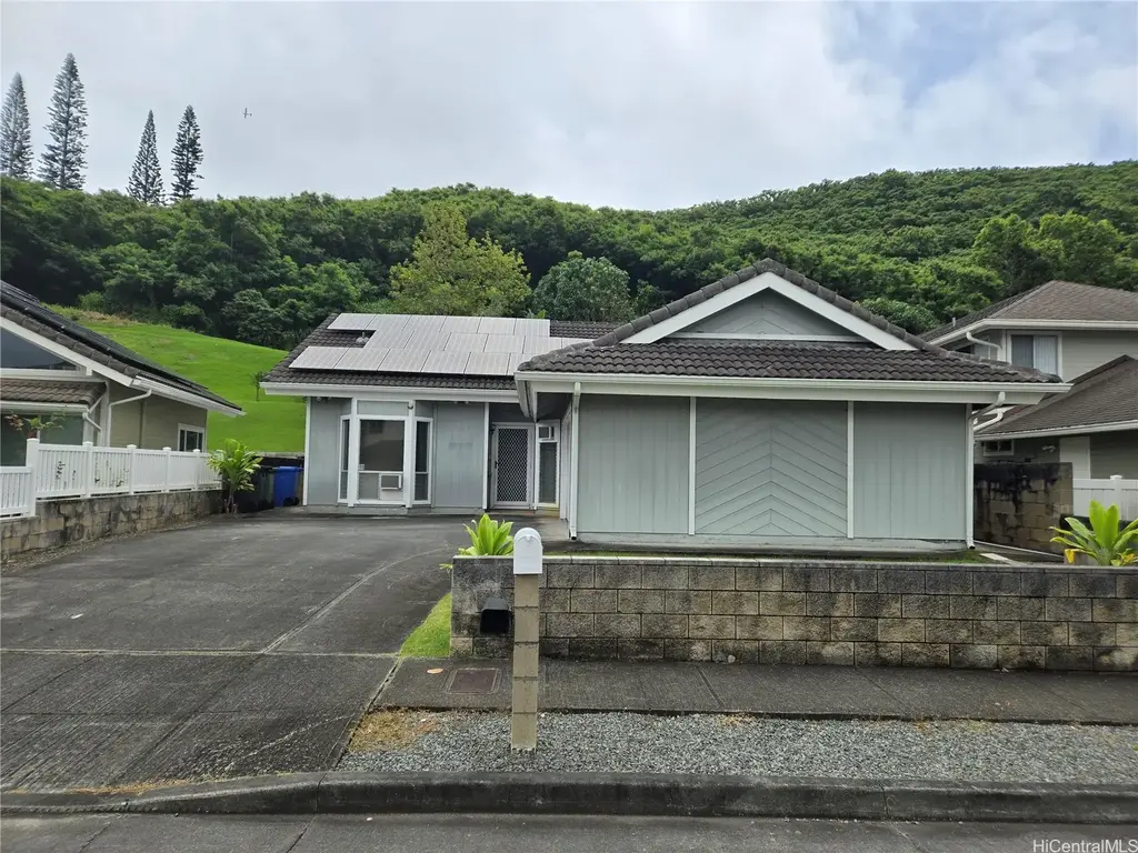 1595 Kanapuu Drive, Kailua