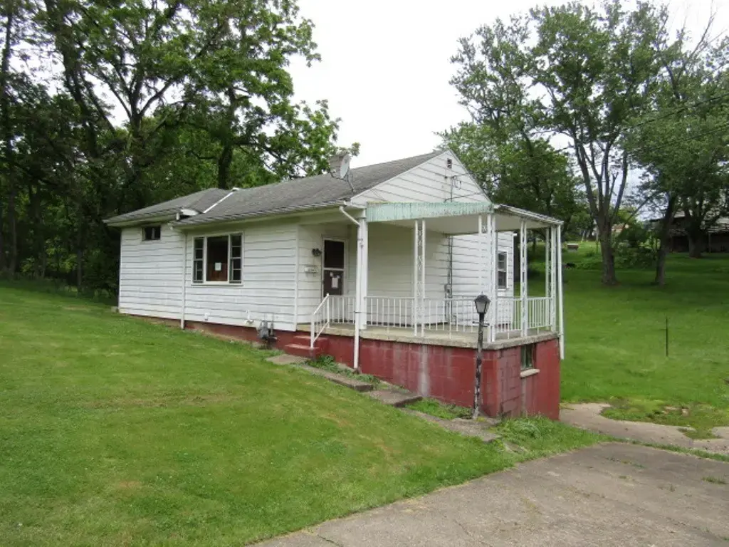 403 Mineola Avenue , N Franklin