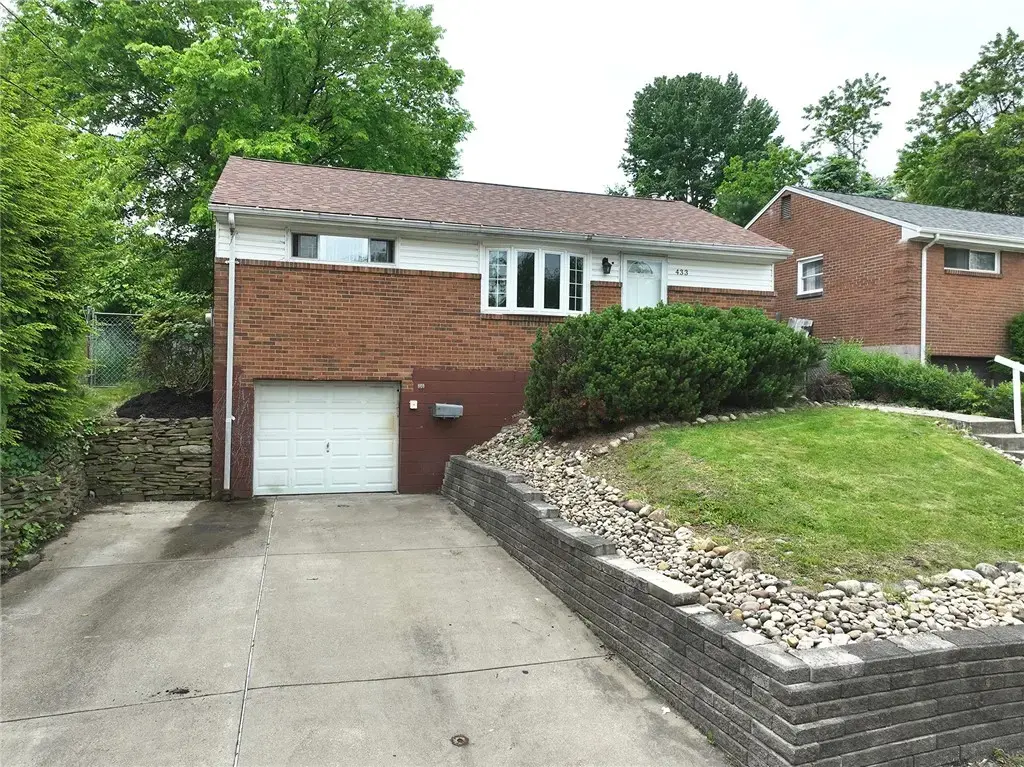 433 Ridgemont Drive , Banksville/Westwood