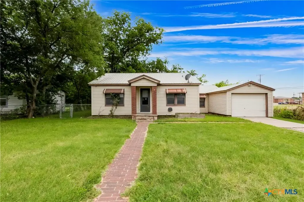 104 E Reagan Avenue, Copperas Cove