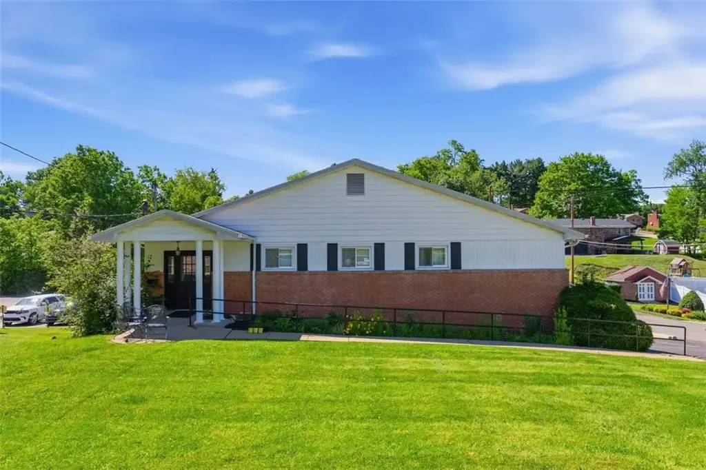 1229 Silver Lane, Robinson