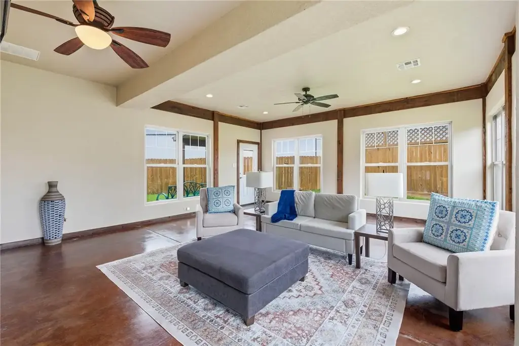 2613 Leila Court, Bryan