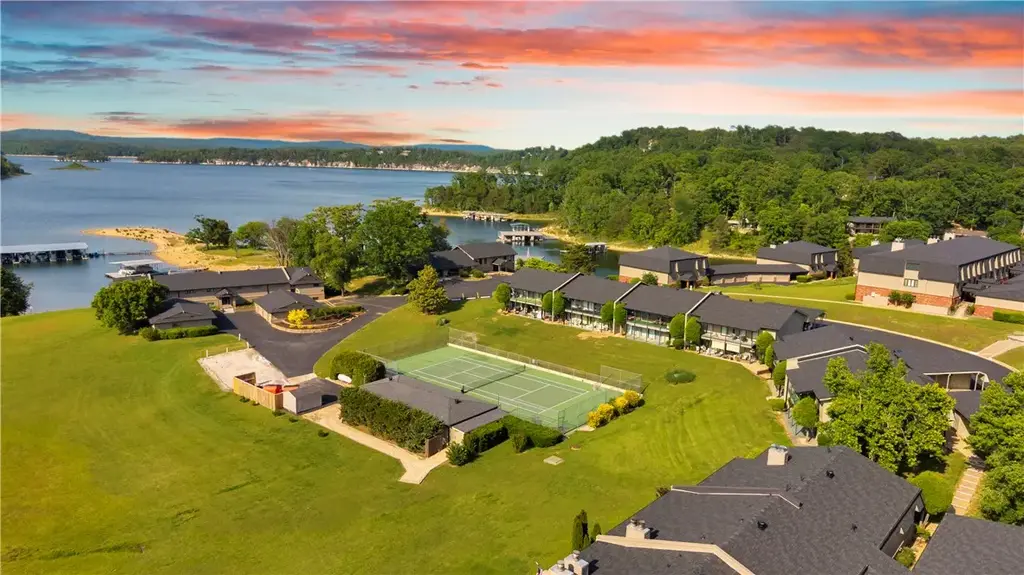 16841 Heritage Bay Road, Rogers