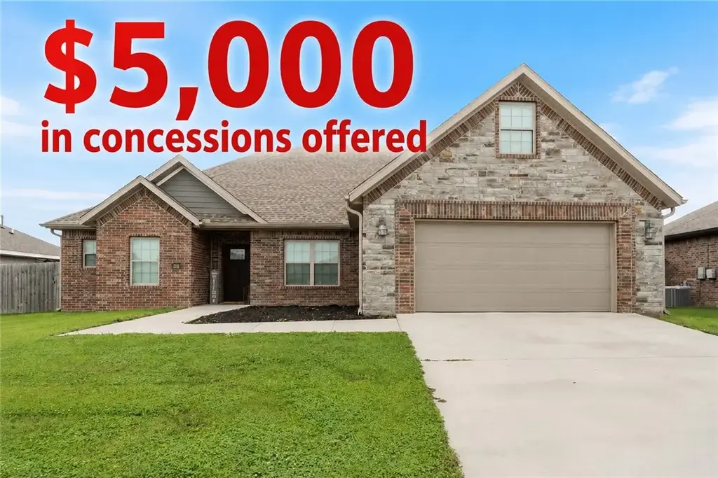 201 Pin Oak Street, Gentry