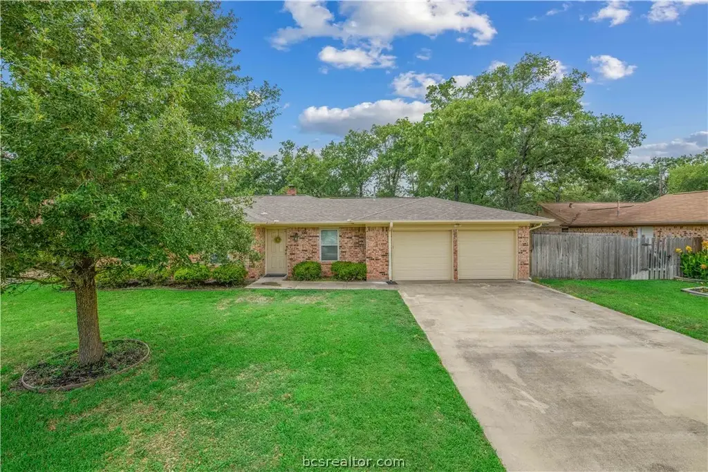 7804 Appomattox Drive, College Station