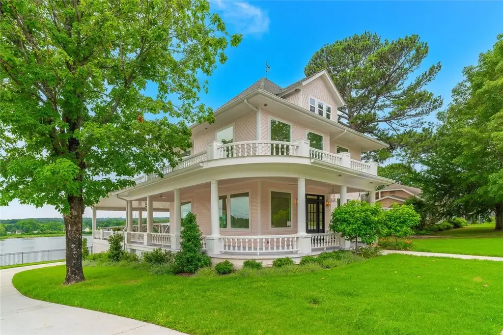 601 W River Street, Ozark