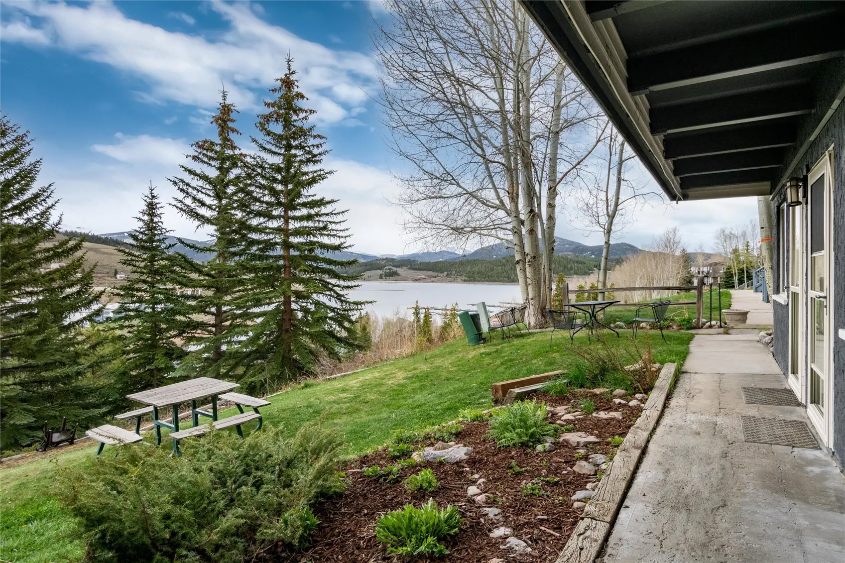 370 E La Bonte Street E, Dillon