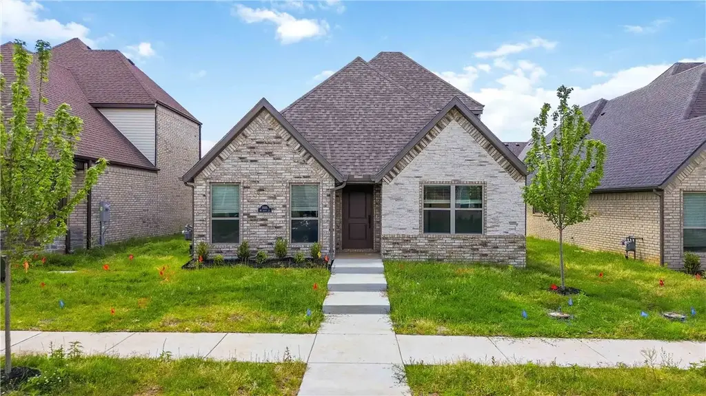 3005 Sw Lovely Lane, Bentonville