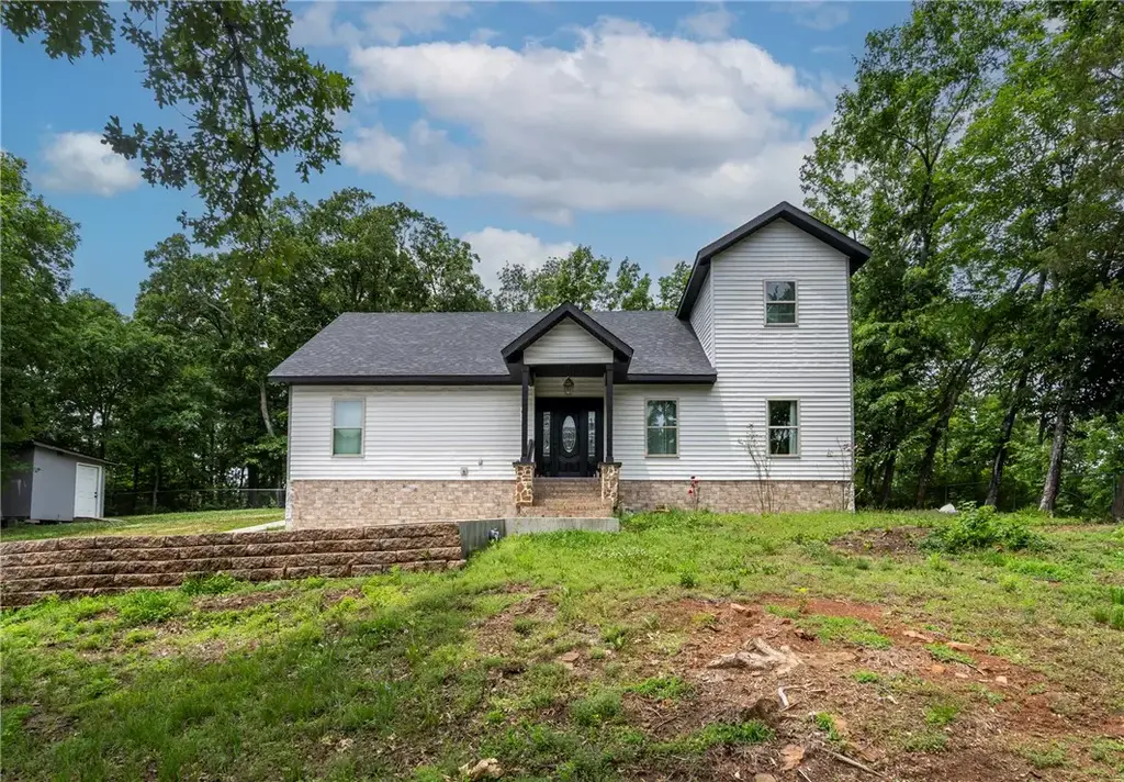 41 W Ozark Trail, Fayetteville