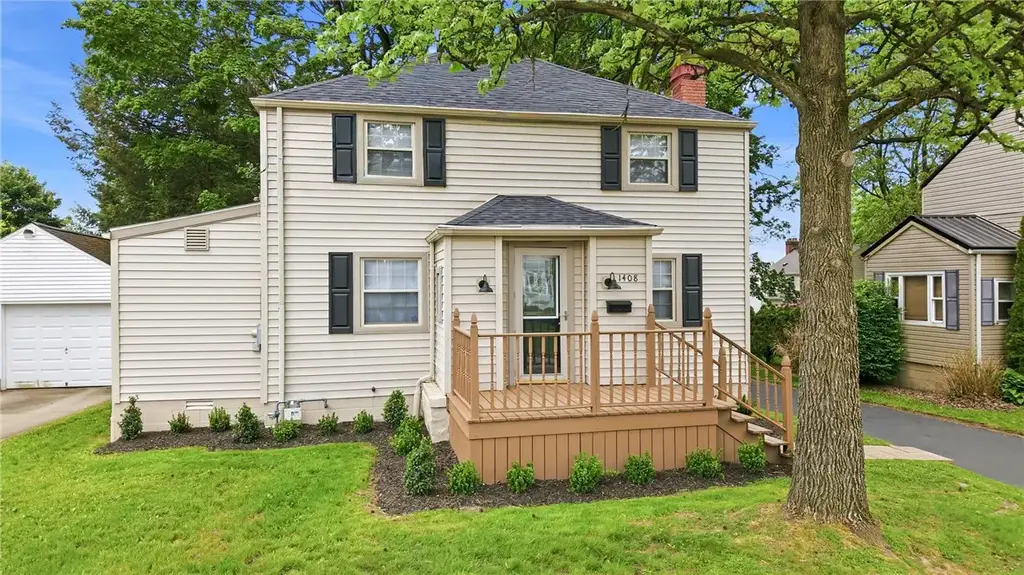 1408 Glenwood Drive, Sharon