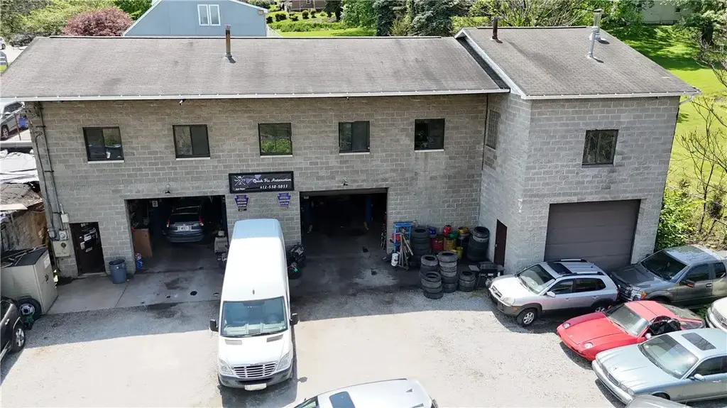 700 Lebanon Road (885), West Mifflin