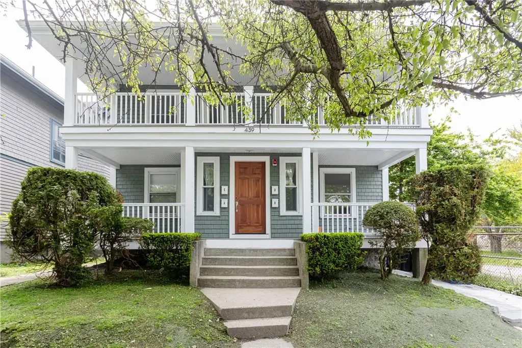 439 Broadway St # D, Newport