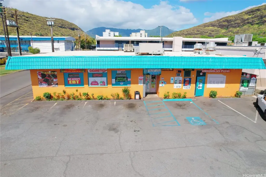 86-90 Farrington Highway, Waianae