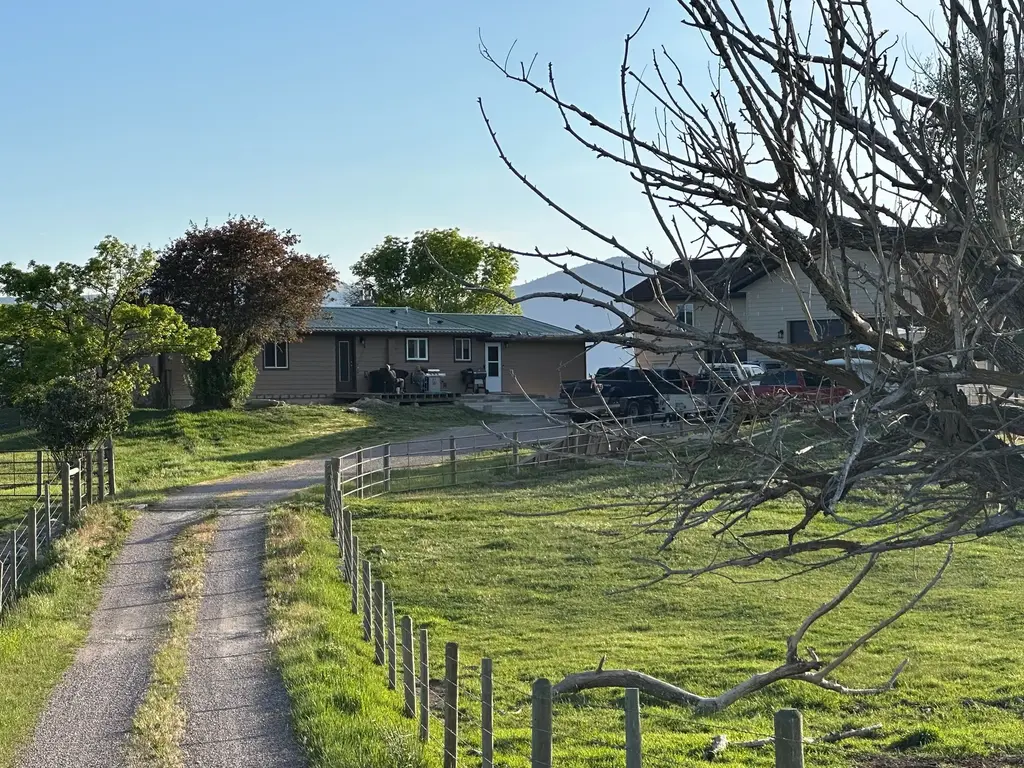 46471 Valley View Road, Ronan