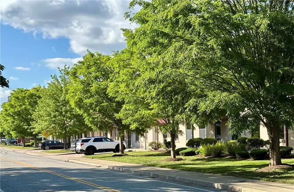 61 Cedar Ave # 6, East Greenwich