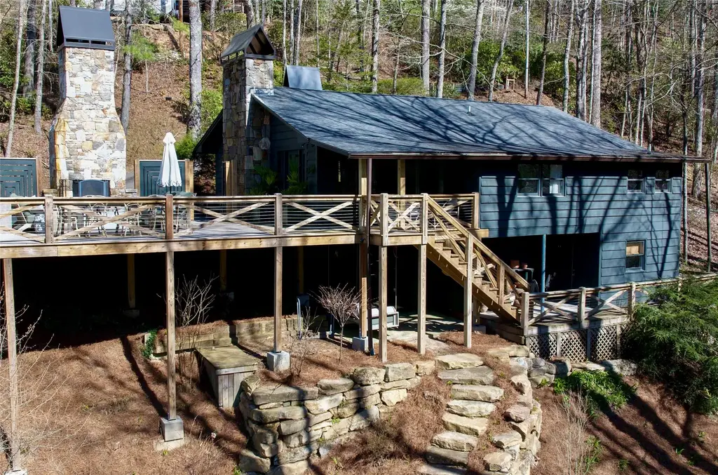 344 Scenic Lake Lane, Cullowhee