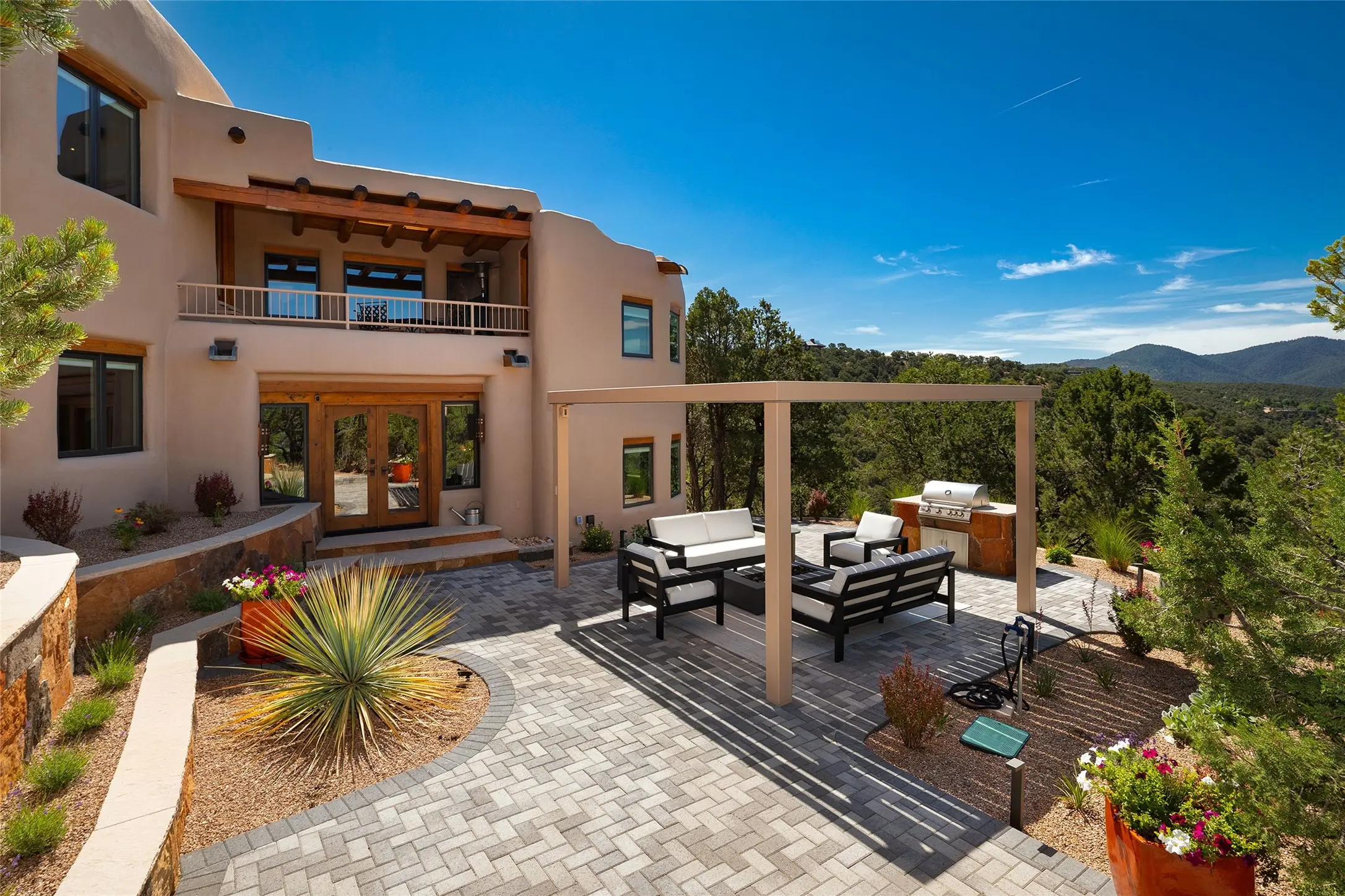 1233 N Summit Drive, Santa Fe