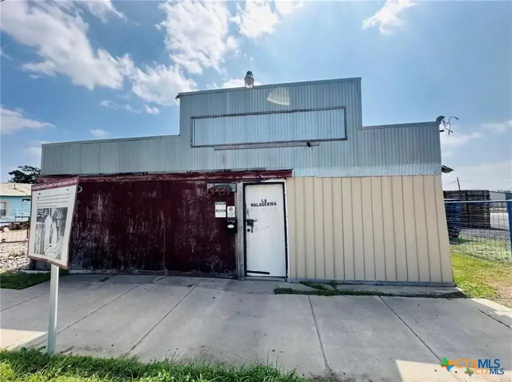 307 W Central Avenue, Nixon