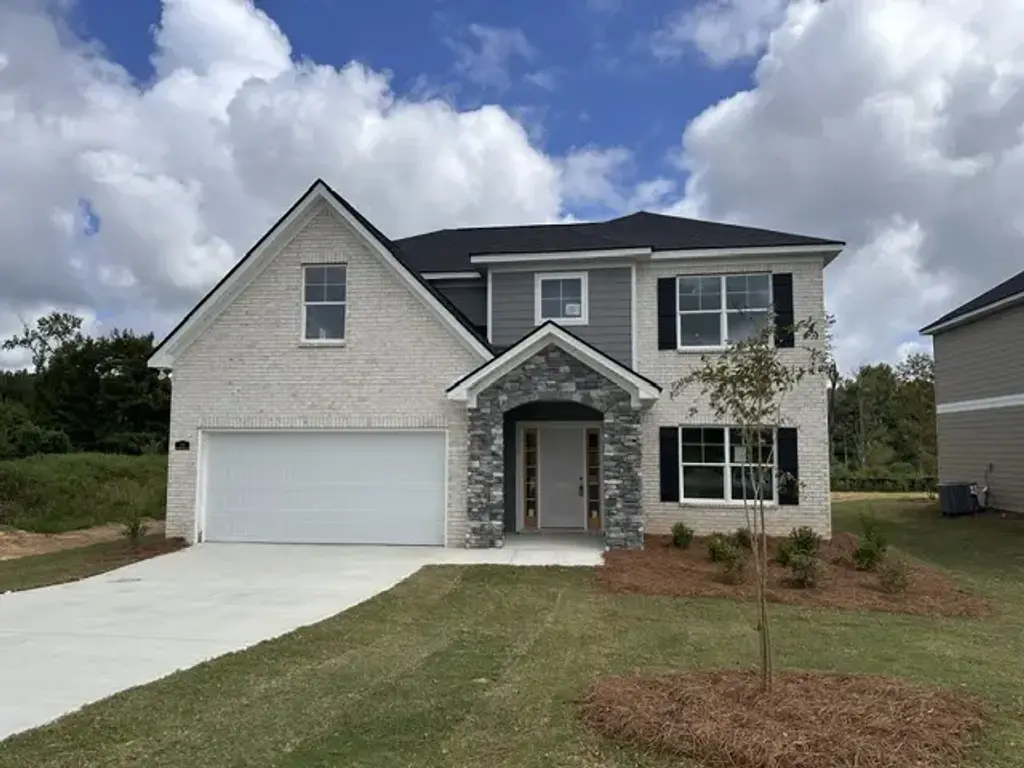 214 Black Oak Dr, Smiths Station
