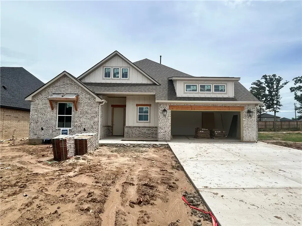1825 Register Court, College Station