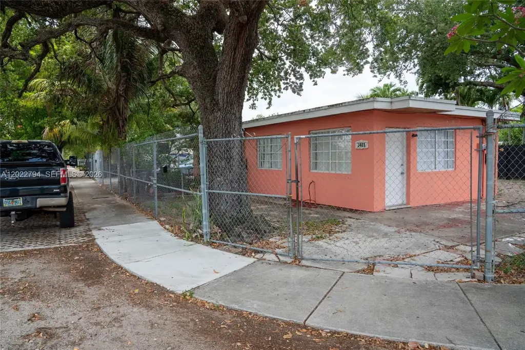3401 Nw 15th St, Miami