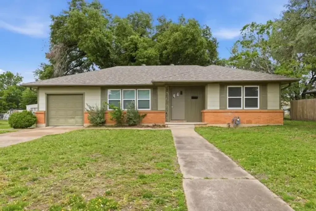 1608 Burt Street, Bryan