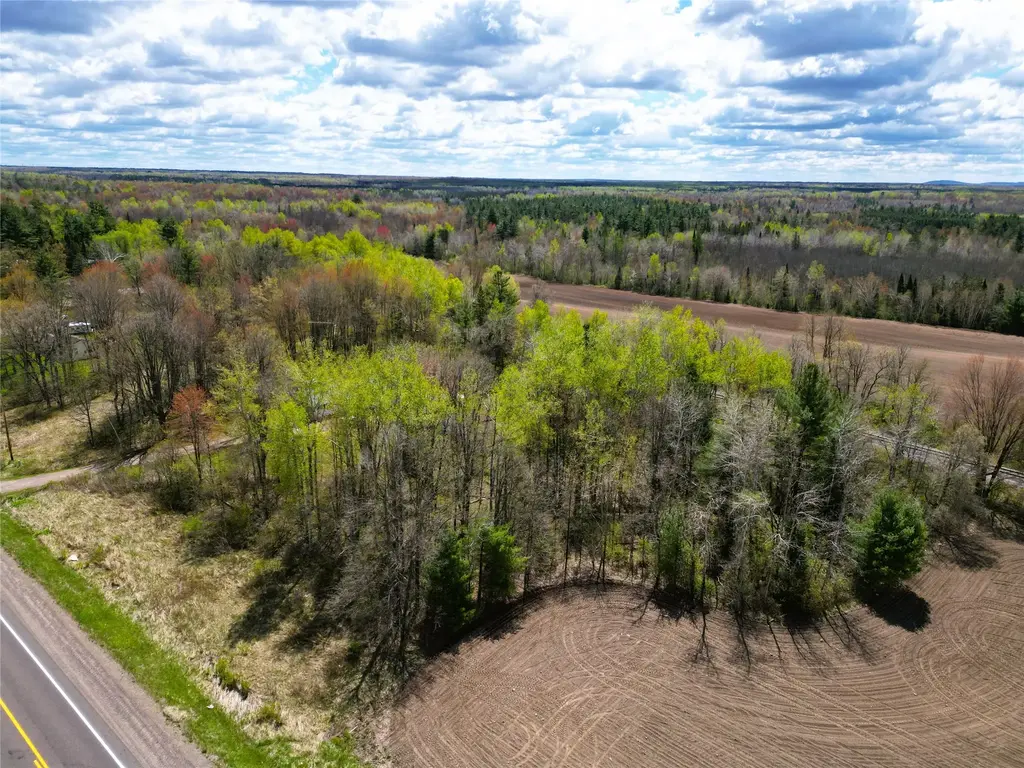 1 Acre Highway 8, Ladysmith