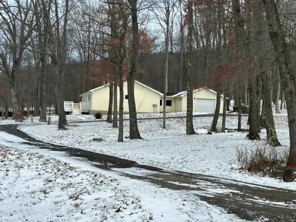 330 Keslar School Road , Saltlick