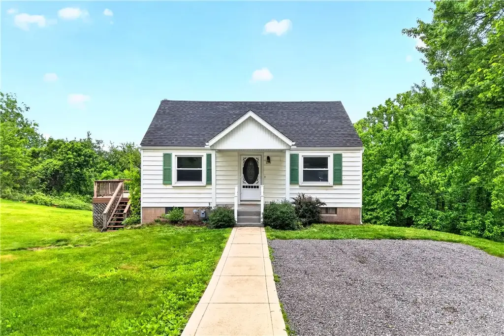 124 Bunker Hill Road , Center
