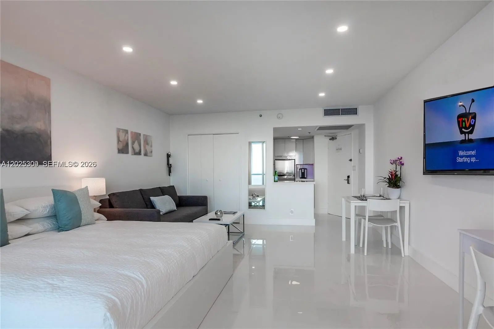 2 of 5 - 5445 Collins Avenue #928, Miami Beach, FL
