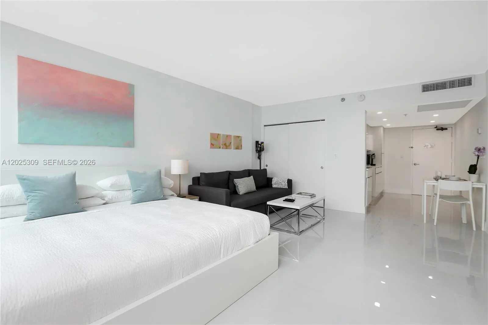 4 of 5 - 5445 Collins Avenue #928, Miami Beach, FL