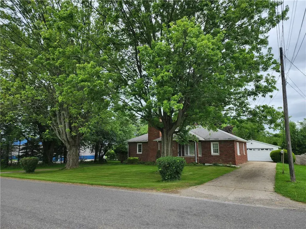 907 Arlington Drive , Pymatuning