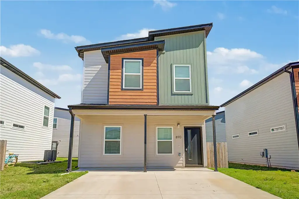 890 Tennessee Avenue, Bentonville