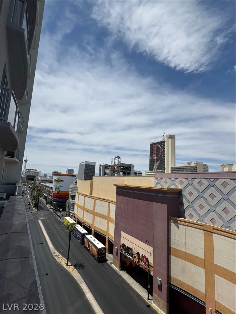 150 Las Vegas Boulevard 2213, Las Vegas