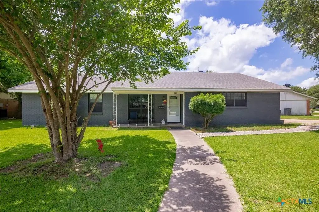 701 Morning Glory Lane, Victoria