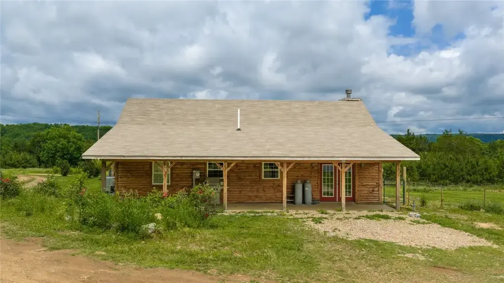 16009 Bradshaw, Mountainburg