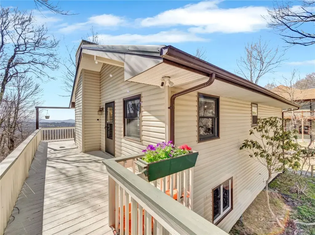 1410 Beech Mountain Parkway, Beech Mountain