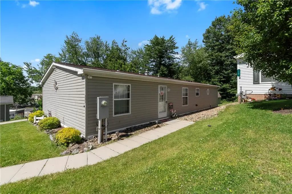 111 Pembrooke Drive , Salem