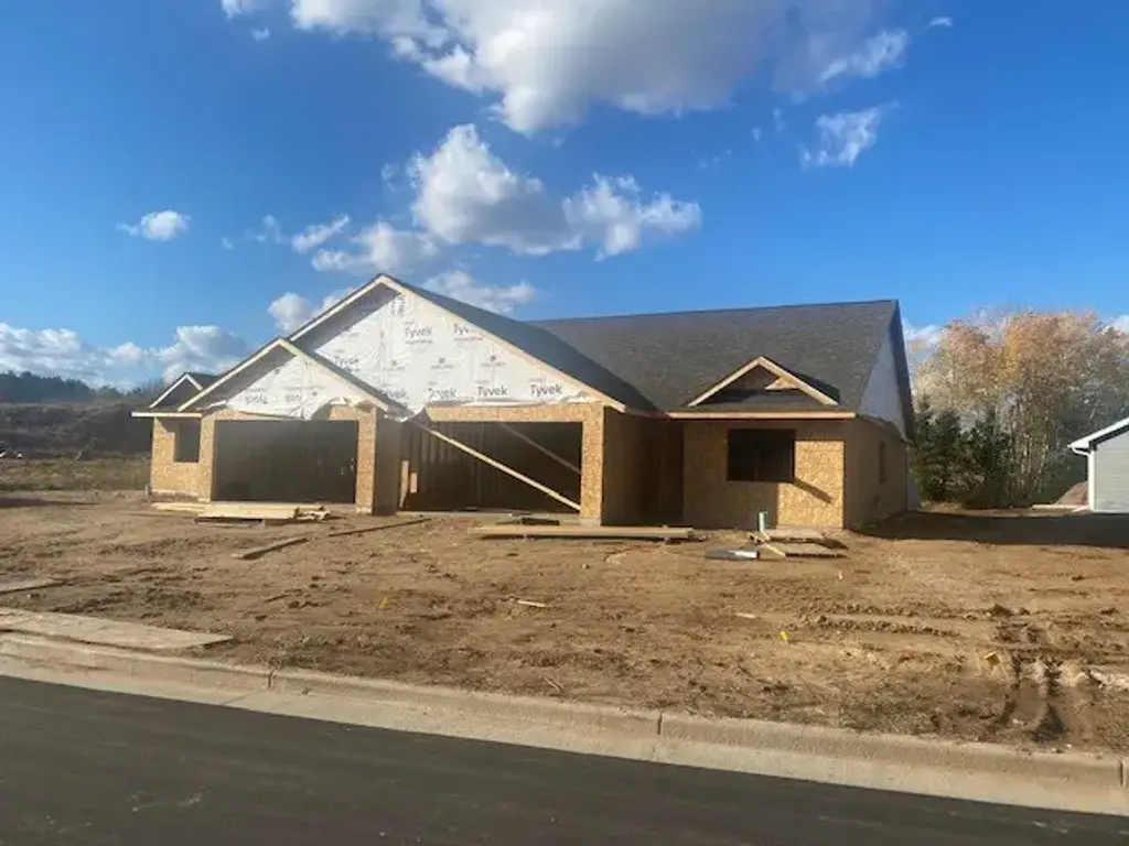 5043 Maple Leaf Path, Eau Claire