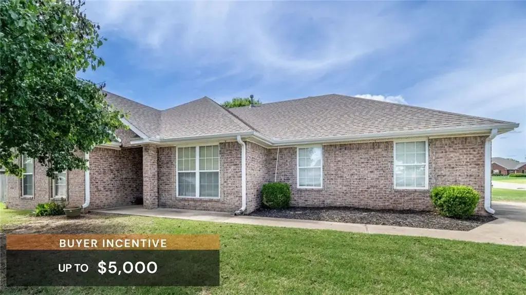 800 Custer Street, Prairie Grove
