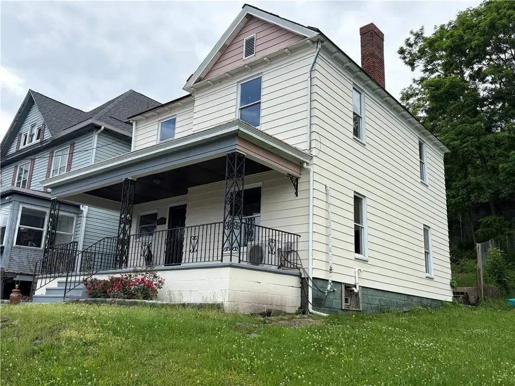 549 Thompson, Donora