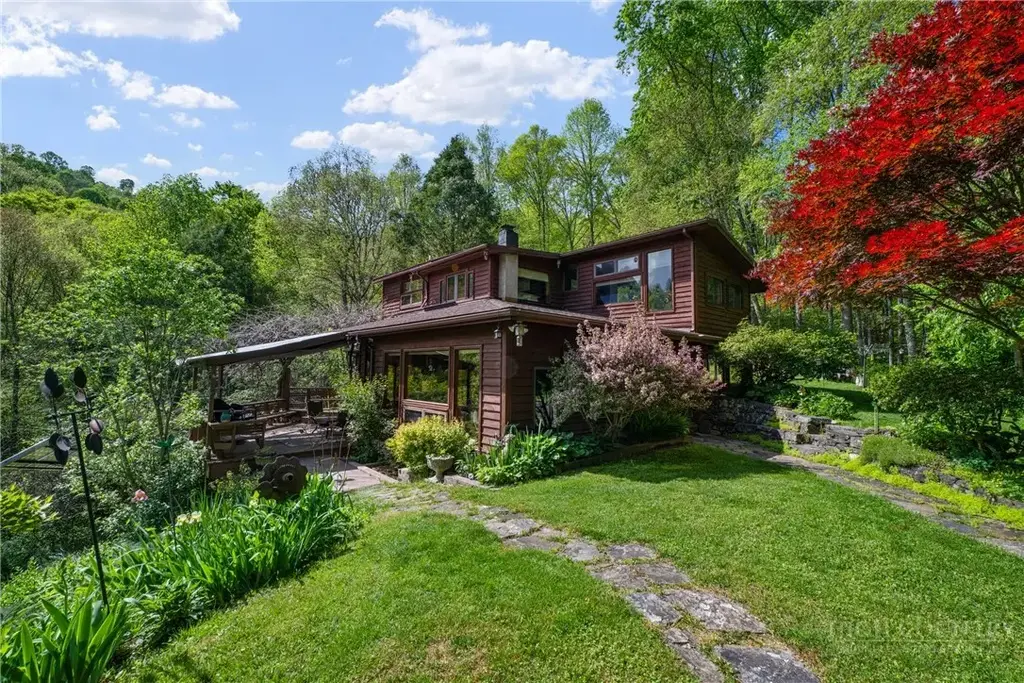 194 Shulls Hollar Road, Sugar Grove