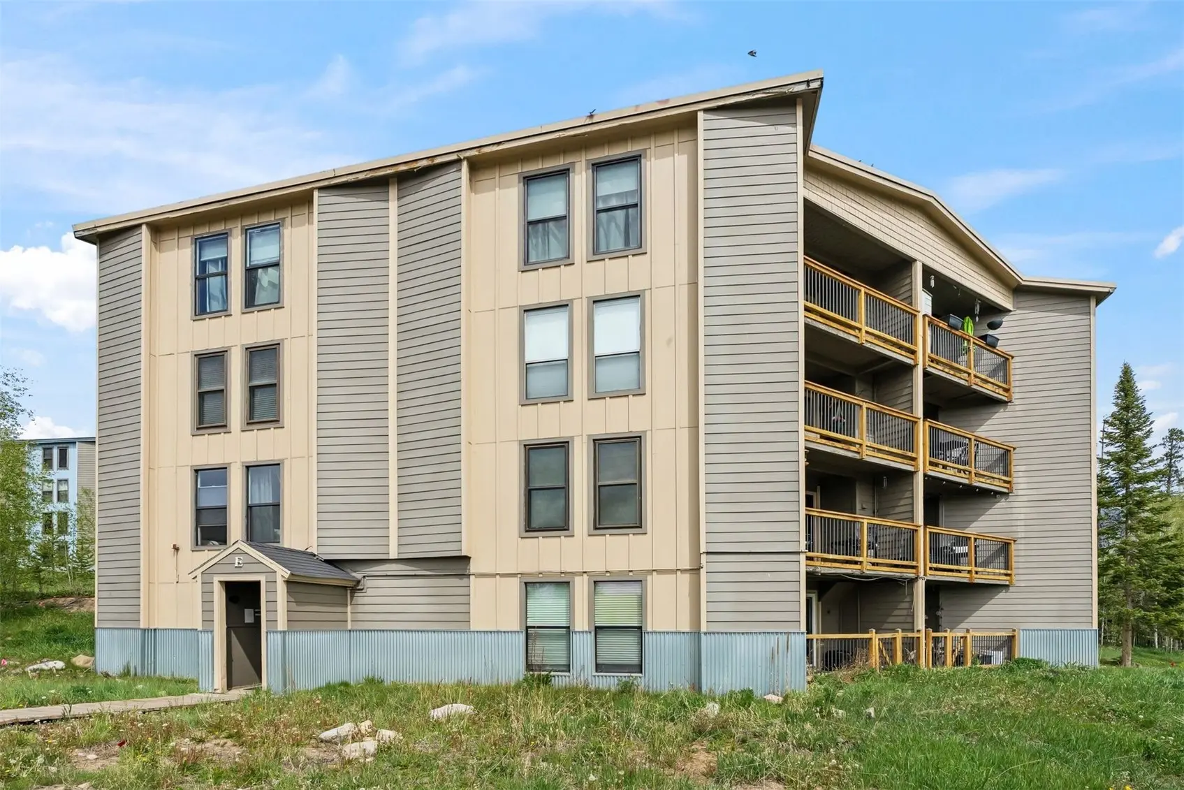8100 Ryan Gulch Road 106, Wildernest