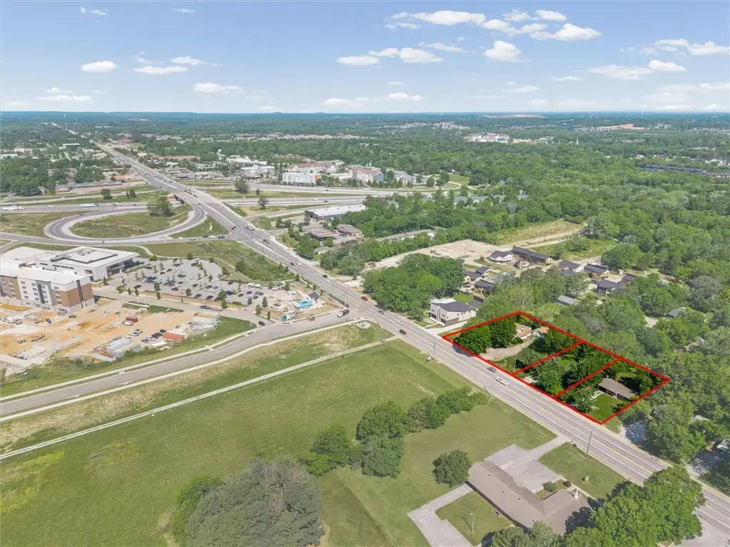 2418, 2510 And 2460 Wedington, Fayetteville