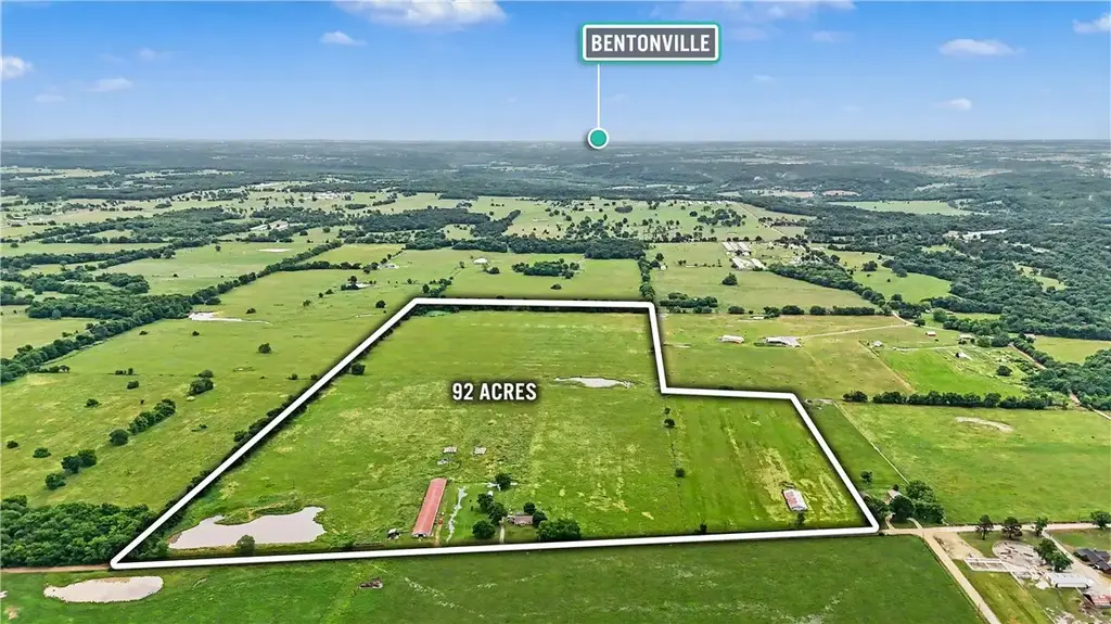 9858 State Line Road, Maysville