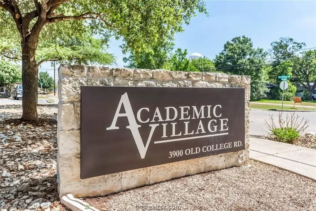 3900 Old College Road 30, Bryan