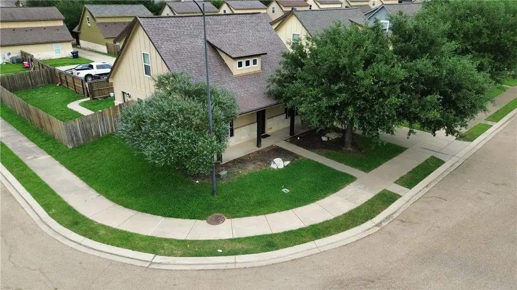 3351 Keefer Loop, College Station