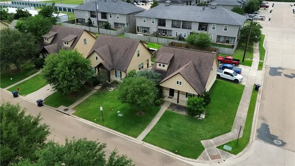 3360 Keefer Loop, College Station